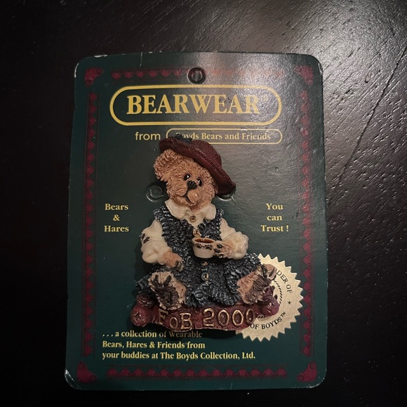 Boyds Bears Jewelry - Bearwear Collectible Bear Pin Caitlin Cup of Tea 2000